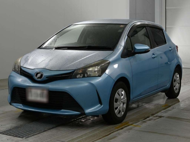 TOYOTA VITZ — фото