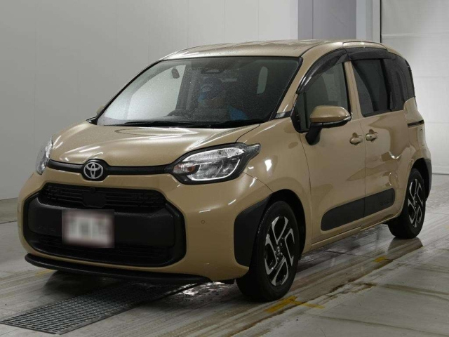 TOYOTA SIENTA — фото
