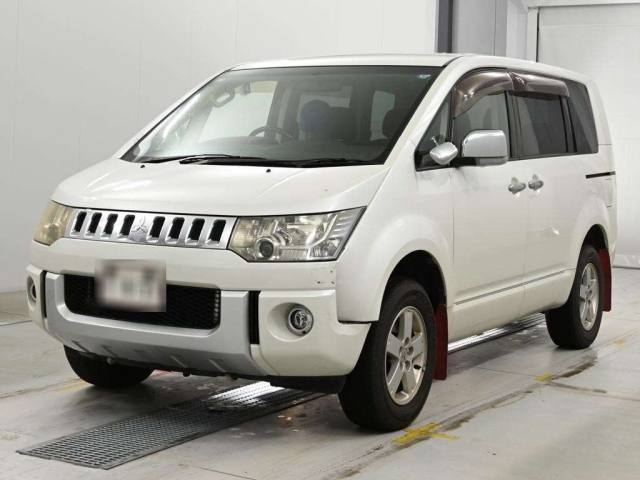 MITSUBISHI DELICA — фото