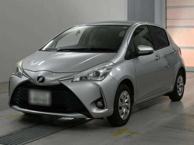 TOYOTA VITZ — фото