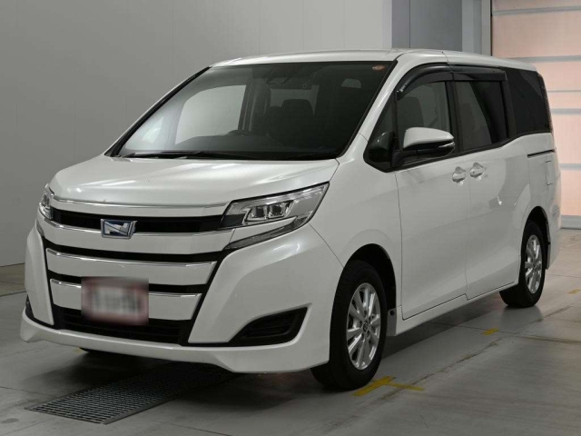TOYOTA NOAH — фото