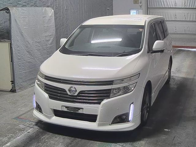 NISSAN ELGRAND — фото