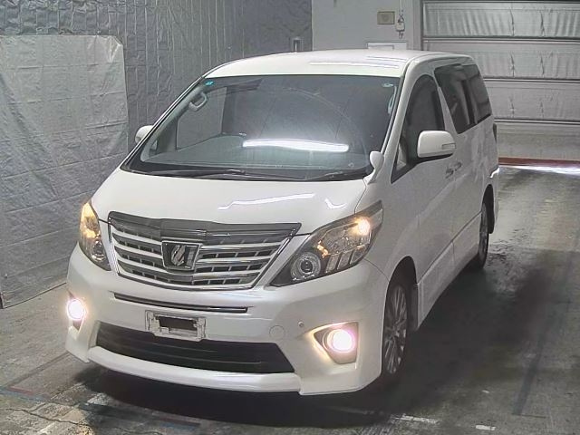 TOYOTA ALPHARD — фото