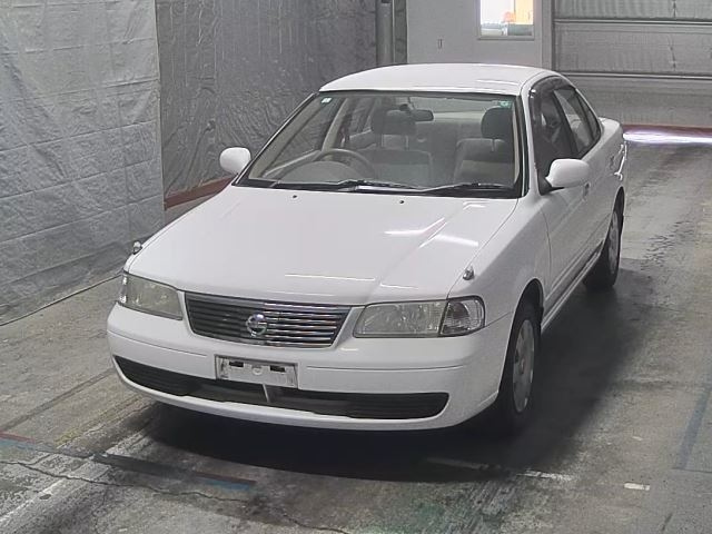 NISSAN SUNNY — фото