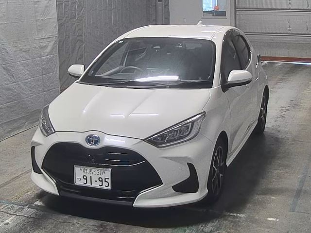 TOYOTA YARIS — фото