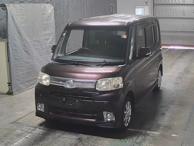 DAIHATSU TANTO — фото