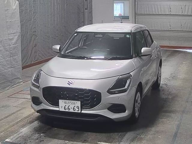 SUZUKI SWIFT — фото