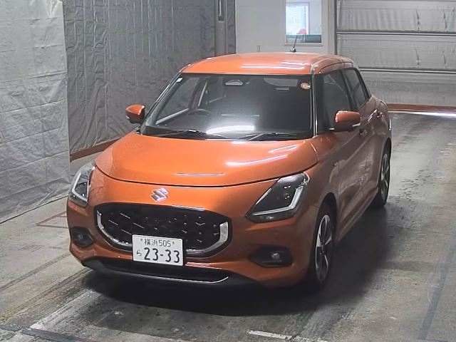 SUZUKI SWIFT — фото