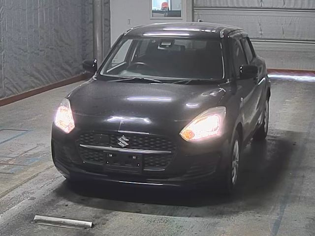 SUZUKI SWIFT — фото