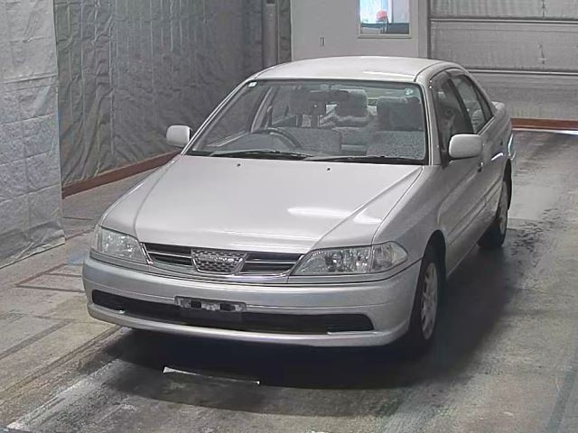 TOYOTA CARINA — фото
