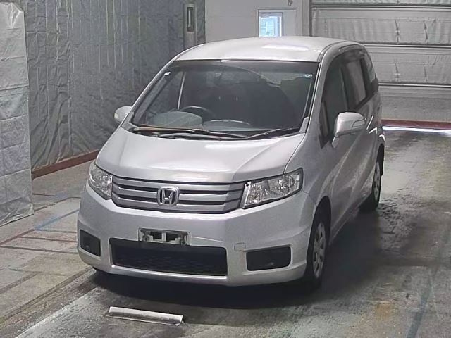 HONDA FREED SPIKE