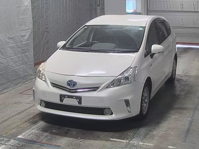 TOYOTA PRIUS — фото