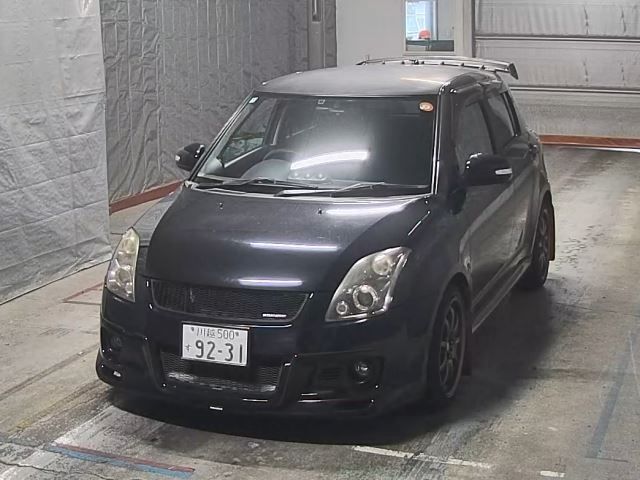 SUZUKI SWIFT — фото