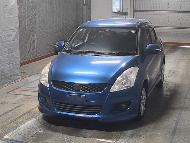 SUZUKI SWIFT — фото