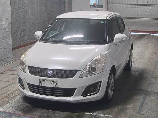 SUZUKI SWIFT — фото
