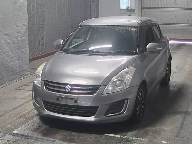 SUZUKI SWIFT — фото