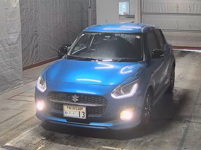 SUZUKI SWIFT — фото