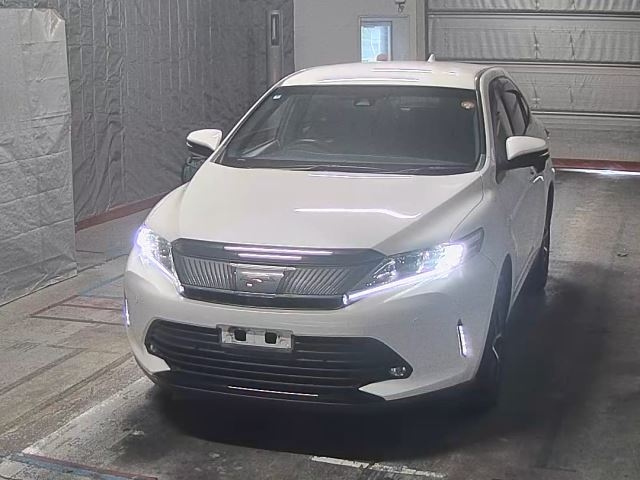 TOYOTA HARRIER — фото