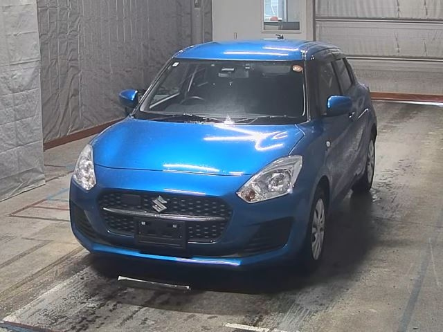 SUZUKI SWIFT — фото