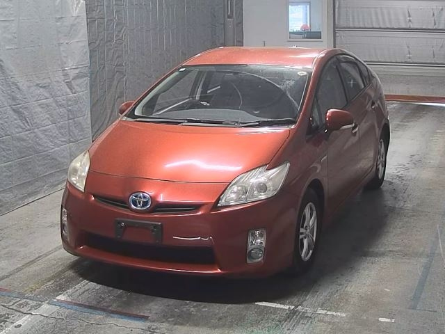TOYOTA PRIUS — фото
