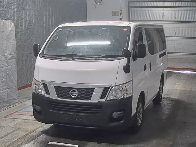 NISSAN CARAVAN — фото