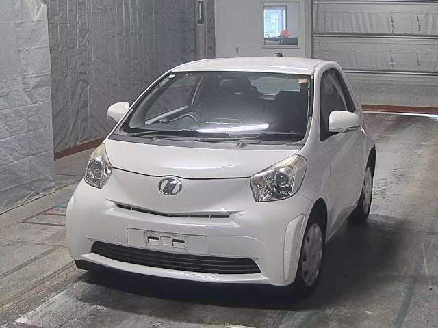 TOYOTA IQ