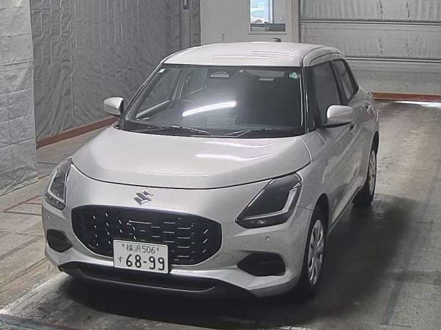 SUZUKI SWIFT — фото