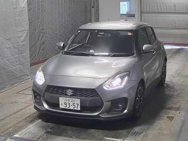 SUZUKI SWIFT — фото