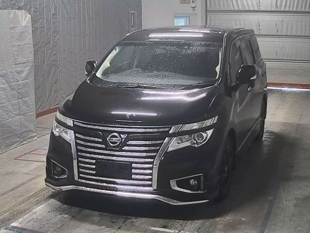 NISSAN ELGRAND — фото