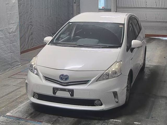 TOYOTA PRIUS — фото