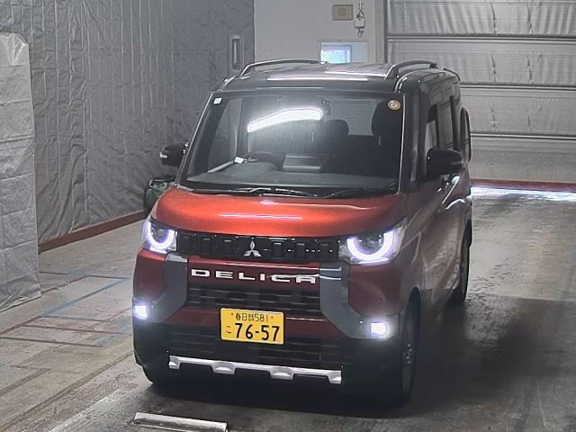 MITSUBISHI DELICA — фото