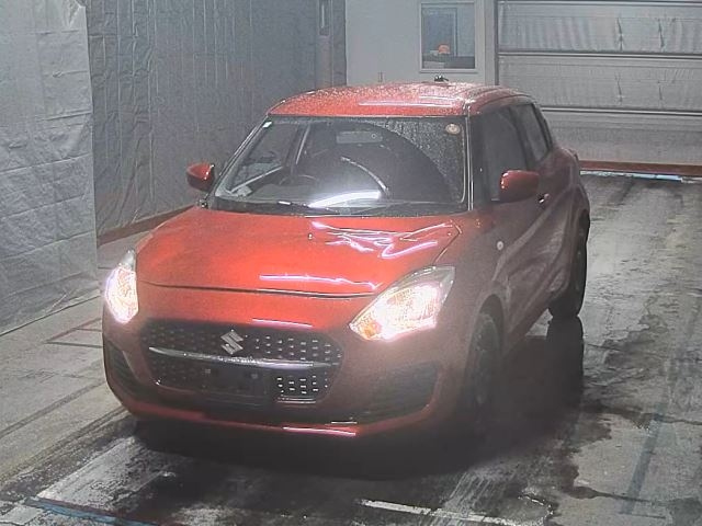 SUZUKI SWIFT — фото