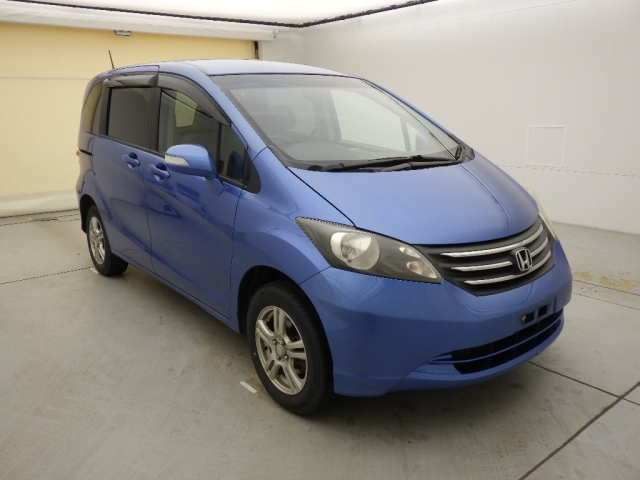 HONDA FREED — фото
