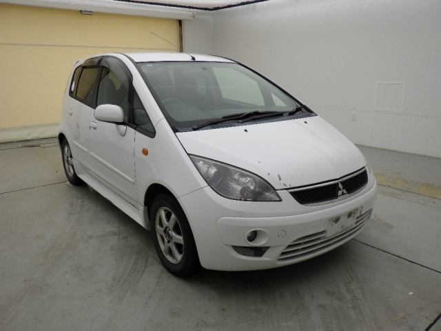 MITSUBISHI COLT — фото