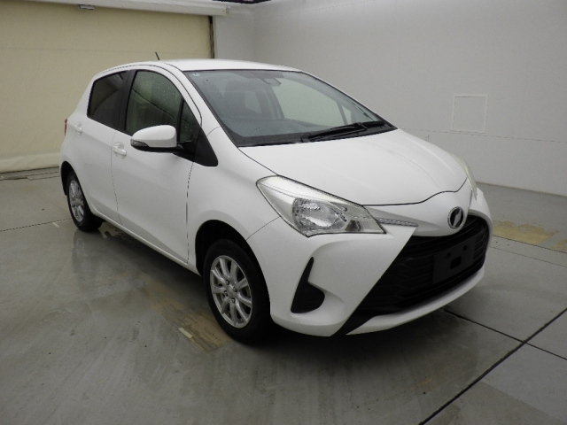 TOYOTA VITZ — фото