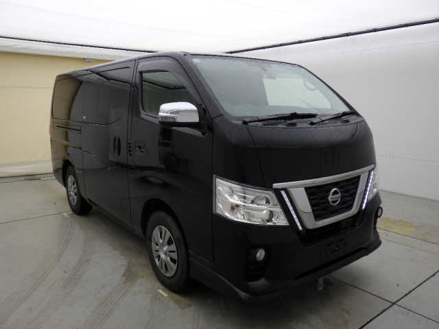 NISSAN CARAVAN — фото