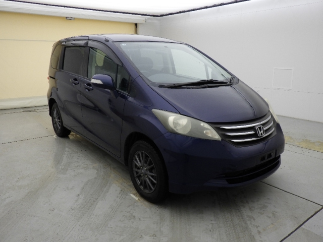 HONDA FREED — фото
