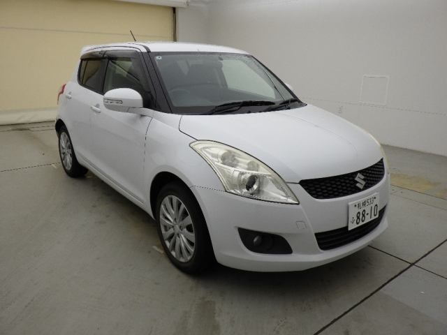 SUZUKI SWIFT — фото