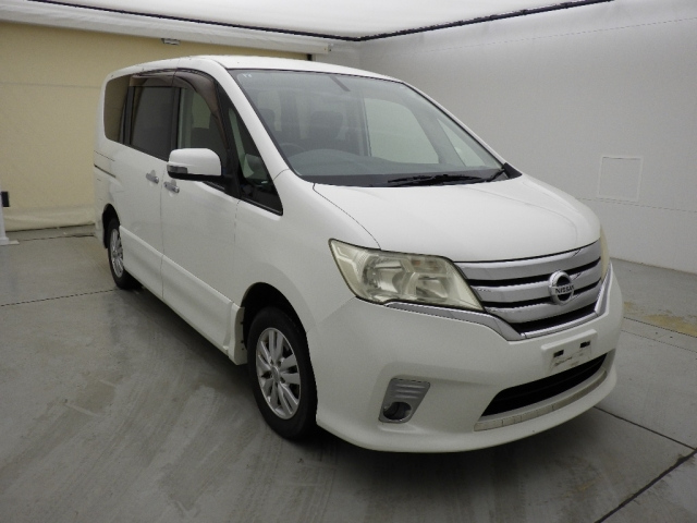 NISSAN SERENA