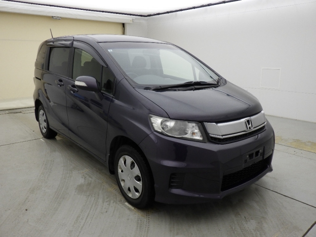 HONDA FREED — фото