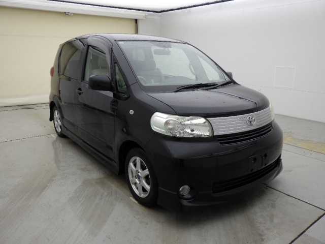 TOYOTA PORTE — фото