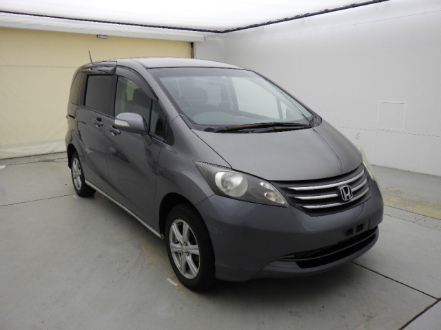 HONDA FREED — фото