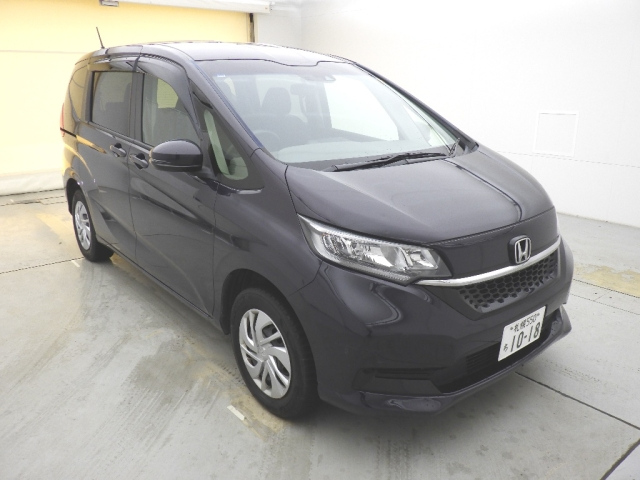 HONDA FREED — фото
