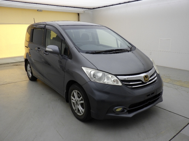 HONDA FREED — фото