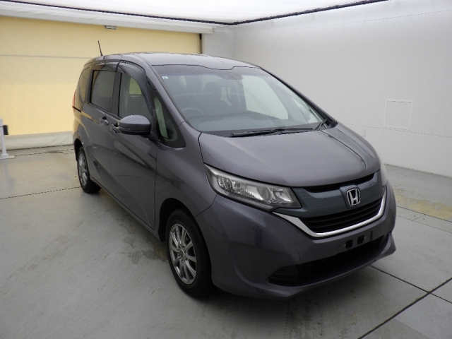 HONDA FREED — фото