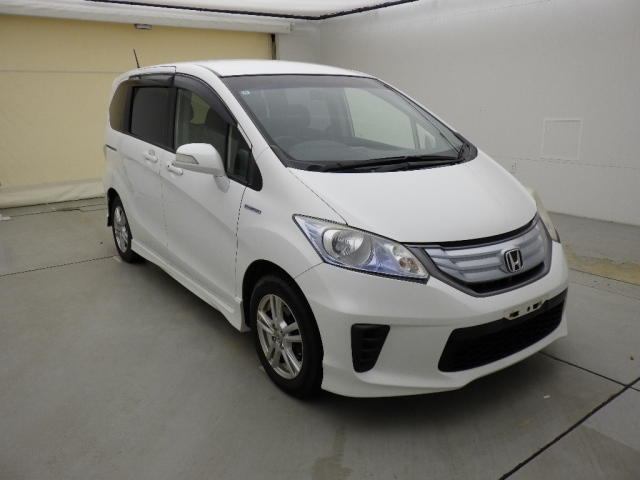 HONDA FREED — фото