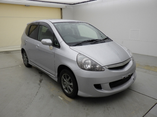 HONDA FIT — фото