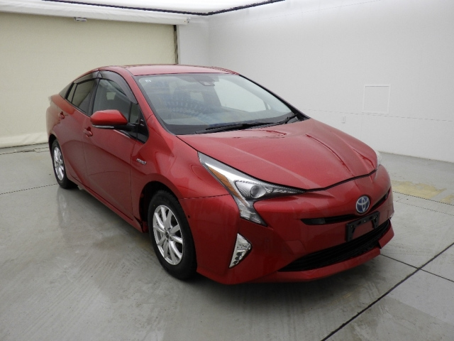 TOYOTA PRIUS — фото
