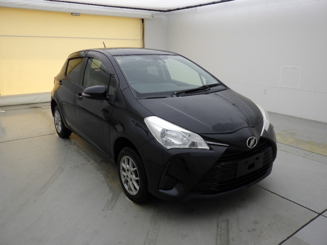 TOYOTA VITZ — фото