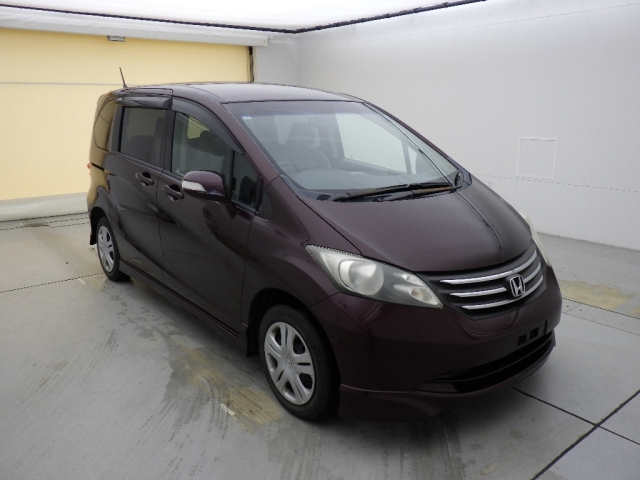 HONDA FREED — фото